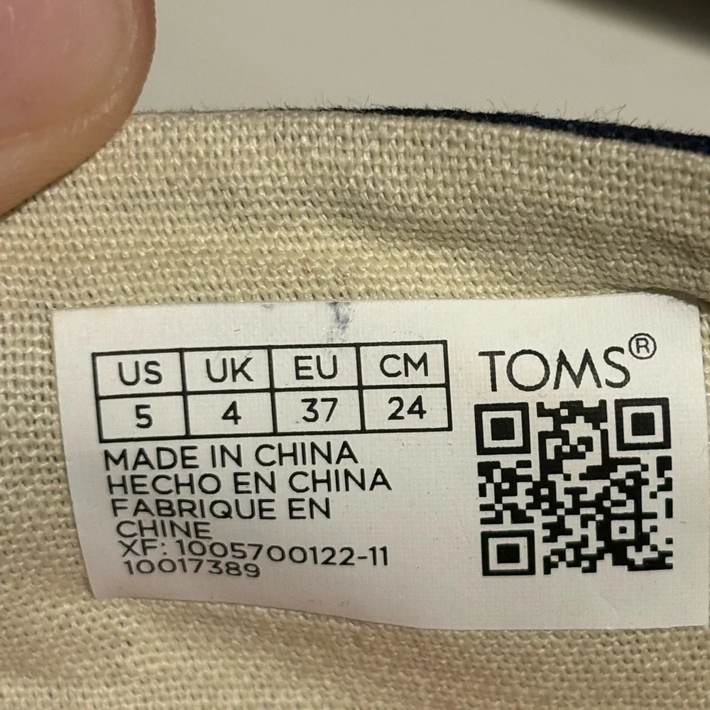 TOMS Classic Canvas Shoes Girls Youth Size 5Y Navy Blue Slip On Casual Shoes